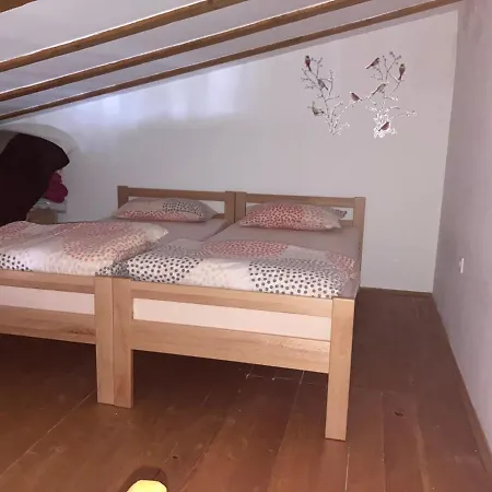 Apartman Uma Vlasic Sisava